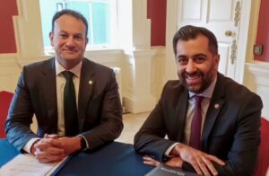 Humza Yousaf Instagram - A real pleasure to catch up with Taoiseach @leovaradkar in Dublin earlier this week at the British-Irish Council.

🏴󠁧󠁢󠁳󠁣󠁴󠁿 🇮🇪 The friendship between Scotland and Ireland, our nations and our people, is long and enduring.

Through closer co-operation, I look forward to further strengthening that bond.