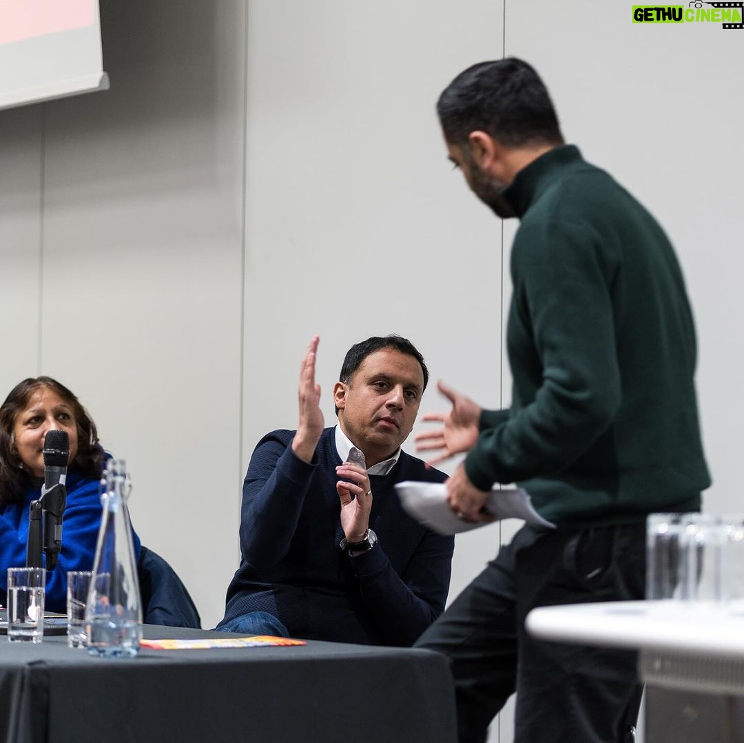 Humza Yousaf - 821 Likes - The @scottishtuc rally was an opportunity to re-dedicate ourselves to the fight against racism and fascism.
To say loud and clear that Scotland rejects hatred and intolerance in all of its forms.
And I'll be with you every step of the way as we seek to advance equality for all.