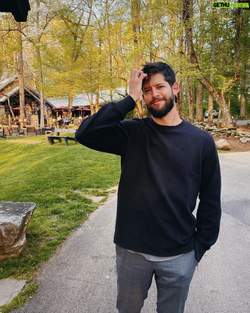 Hunter March Instagram - Is it fall? Because I’m falling into seasonal depression.