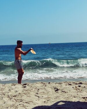 Hunter March Instagram - Me waiting to play beach games with the Top Gun guys but they already have two full volleyball teams but like that’s fine, idc, like I really don’t.