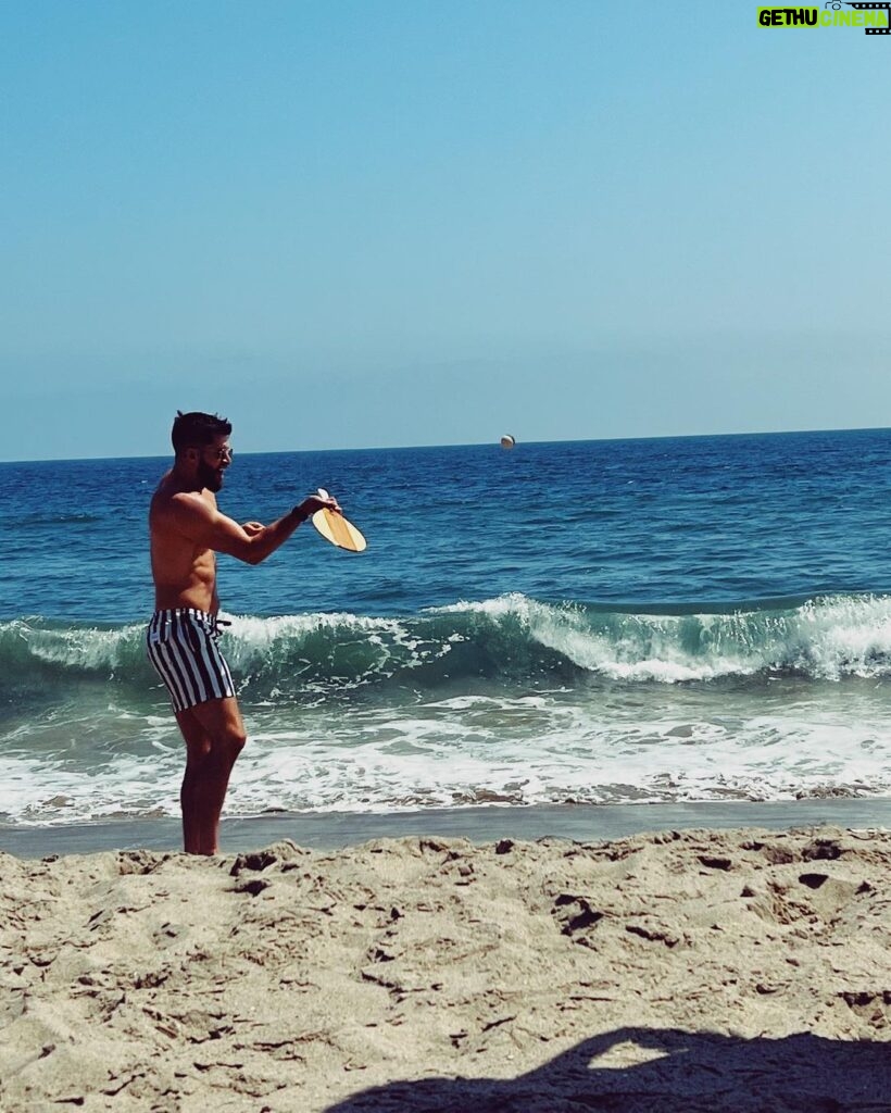 Hunter March Instagram - Me waiting to play beach games with the Top Gun guys but they already have two full volleyball teams but like that’s fine, idc, like I really don’t. Malibu, California