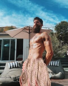 Hunter March Instagram - DECIDING WHETHER OR NOT TO GET TATTOOS BASED ON THE COMMENTS SOOO SHARE YOUR THOUGHTS 😬 Also, swipe to see my full #harrystyles #musicforasushirestaurant look. #halloween