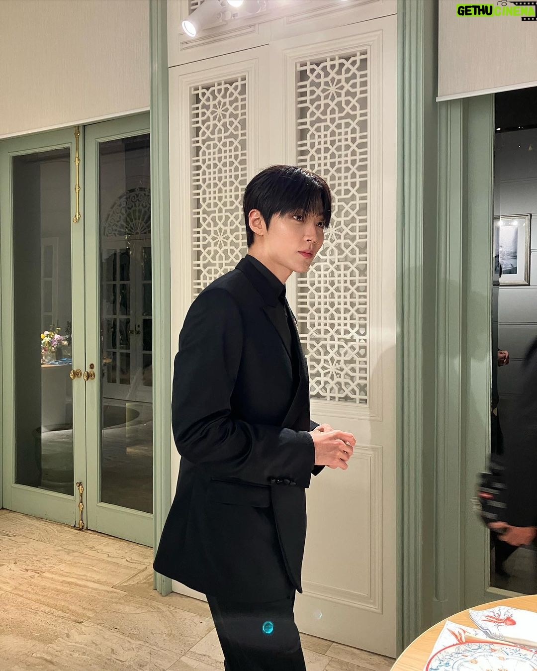 Hwang In-yeop Instagram - 💚 @Dior #Dior