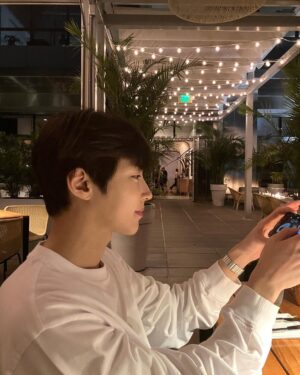 Hwang In-yeop Instagram - Miami🌈