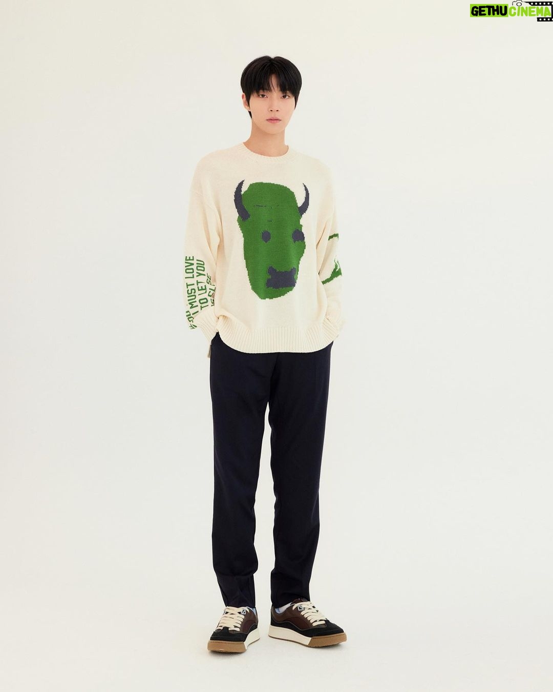 Hwang In-yeop Instagram - @Dior @MrKimJones #DiorB713 #CactusJackDior