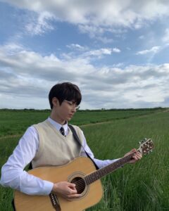 Hwang In-yeop Instagram - 진지해지금❤️🎤🎸🎼🎬