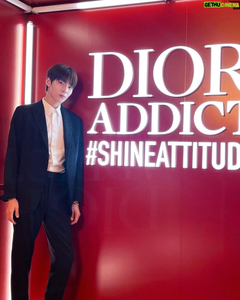 Hwang In-yeop Instagram - #광고 디올어딕트❤ @DiorBeauty @Dior #DiorBeauty #DiorAddict #ShineAttitude