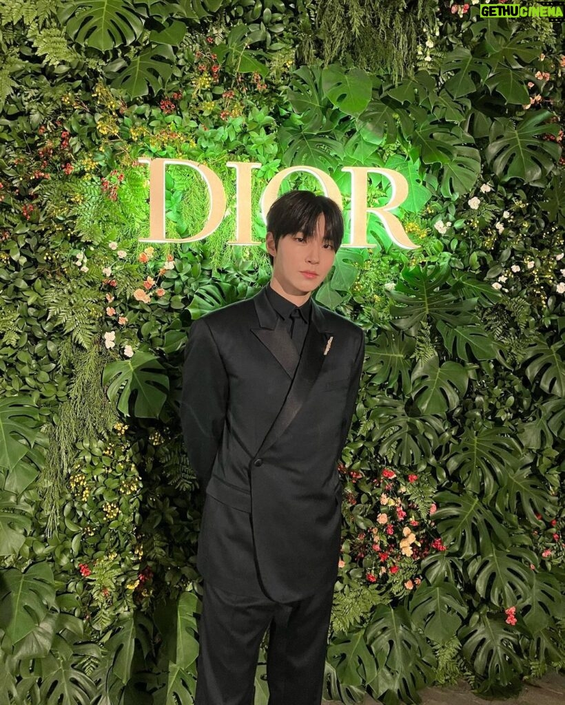 Hwang In-yeop Instagram - 💚 @Dior #Dior