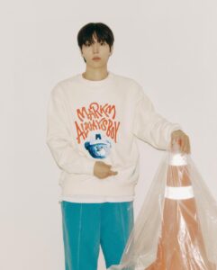 Hwang In-yeop Instagram - @markm.official 22SS🖤