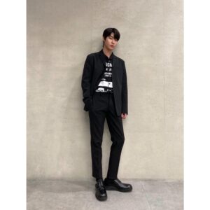 Hwang In-yeop Instagram - It's such an honor to be invited to the first #PradaFW21 womenswear show by Miuccia Prada & Raf Simons tonight at 10 PM! 
Thanks @Prada 🖤