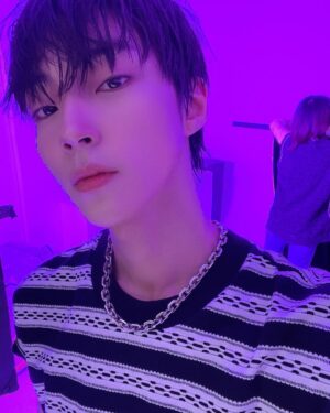 Hwang In-yeop Instagram - 💜