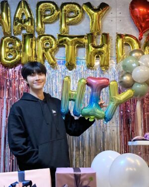 Hwang In-yeop Instagram - 축하해주셔서 감사합니다❤️
언제나 사랑합니다💕