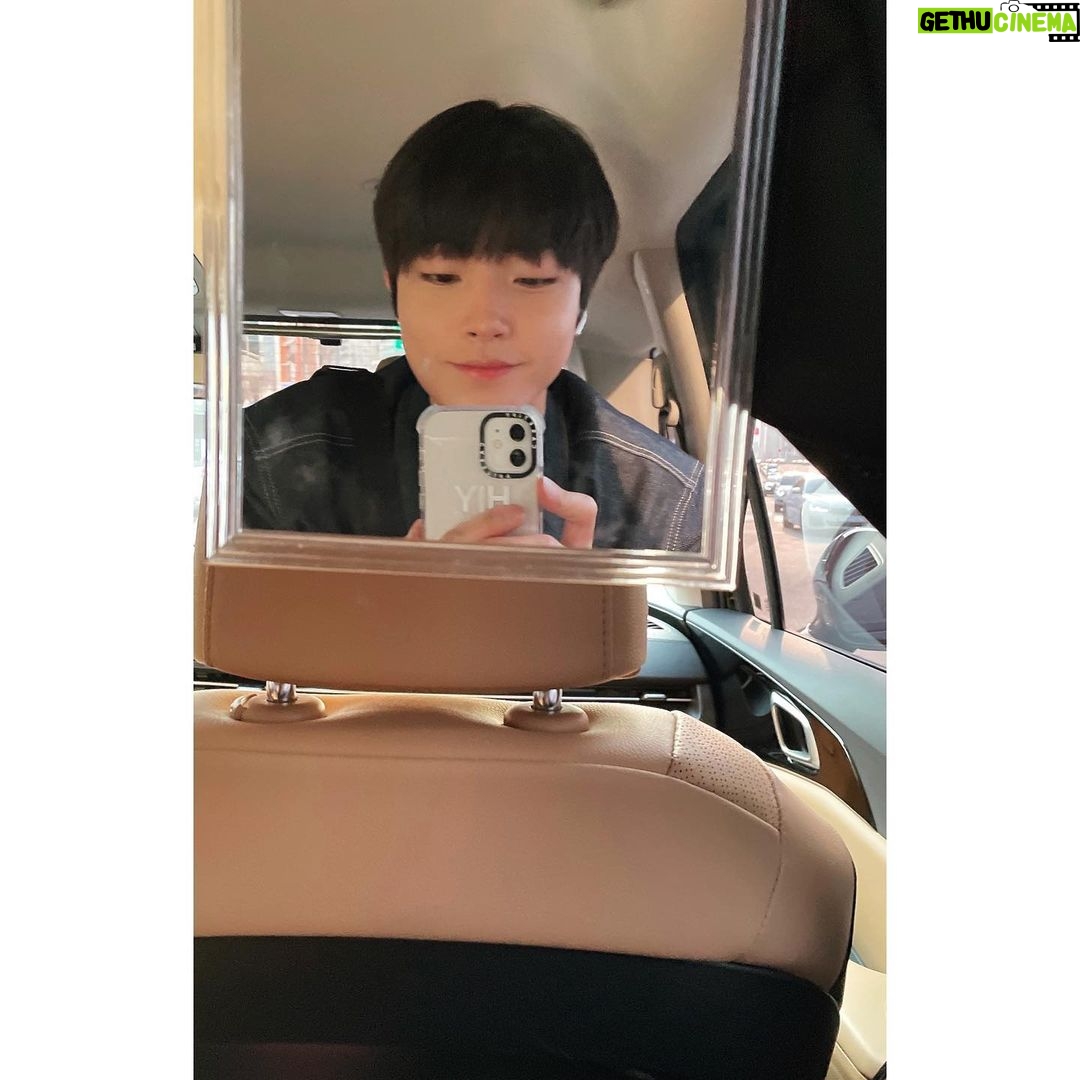 Hwang In-yeop - 4.4 Million Likes - 😊