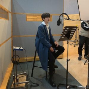Hwang In-yeop Instagram - 오늘부터 시작인걸🎧🎼