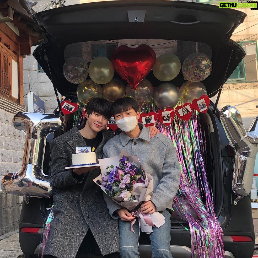 Hwang In-yeop - 5.2 Million Likes - 예쁘고 아름다웠던 것들만 기억할게요💜
사랑해주셔서 감사합니다❤️
또만나요 안녕. 굿바이 서준