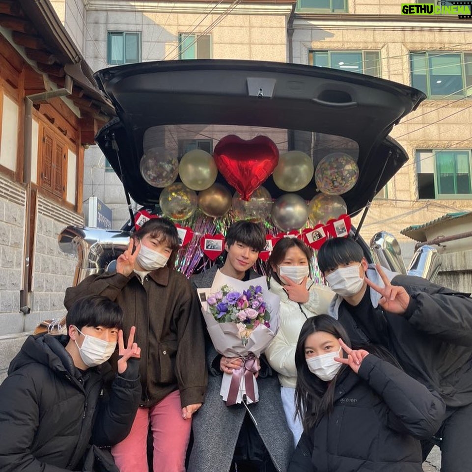 Hwang In-yeop - 5.2 Million Likes - 예쁘고 아름다웠던 것들만 기억할게요💜
사랑해주셔서 감사합니다❤️
또만나요 안녕. 굿바이 서준