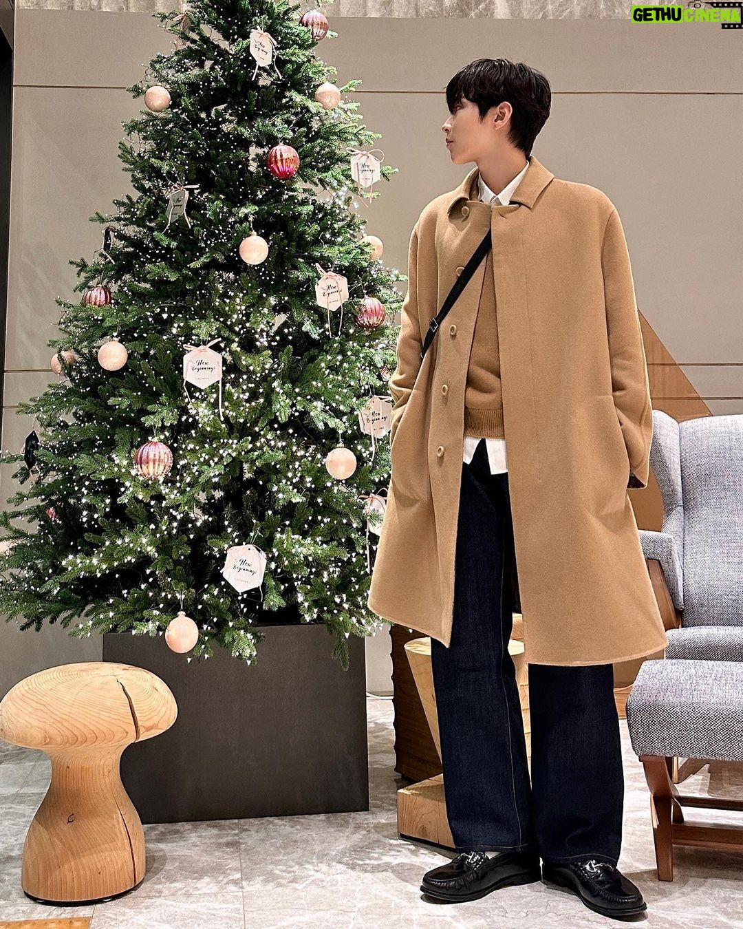 Hwang In-yeop - 4.5 Million Likes - 🎄
@DIOR #Dior #DiorIcons