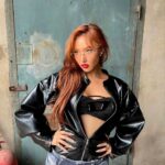 Hwasa Instagram - 우리가 앞으로 나아가는 방식🌶 멋진댄서분들과 멋진작업이였습니다 Girls We keep it spicy ㅡ!