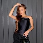 Hwasa Instagram - @VERSACE #VERSACE #VERSACEGRECAGODDESS#베르사체 #베르사체그레카가디스 #광고