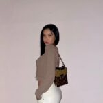 Hwasa Instagram - @louisvuitton #광고