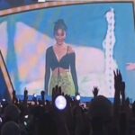 Hwasa Instagram - 감사함을 잃지않고 늘 진심으로 음악과 무대로 보답하겠습니다. 무엇보다도 늘 믿고 사랑해주는 팬들 너무 고맙고 고마워. 더이상 폭풍은 무섭지않아 우리 빗속에서 춤을 추자 💃💚