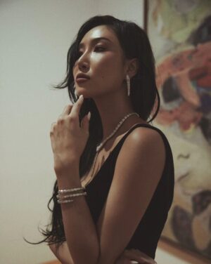 Hwasa Instagram - @bulgari
75th ANNIVERSARY OF BULGARI SERPENTI