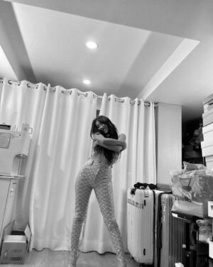 Hwasa Instagram - 우리평생재밌게살자 🍋