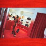 Hwasa Instagram - @FERRAGAMO #FERRAGAMOSS23 #FERRAGAMOANEWDAWN #FERRAGAMO #광고 '페라가모의 새로운 크리에이티브 디렉터 맥시밀리언 데이비스의 첫 번째 컬렉션인 SS23 A New Dawn 컬렉션은 페라가모의 시그니처인 비비드 한 레드 컬러를 활용 마치 태양이 뜨는 컬러 팔레트와 그러데이션을 사용, 새롭게 시작하는 페라가모의 서사를 보여주는 것처럼 연출되었으며, 모던한 디자인과 관능미를 보여주는 컬렉션으로 완성되었습니다.'