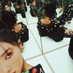 Hwasa Instagram - 🔵🟢🔴🟡⚫️ @louisvuitton @marieclairekorea