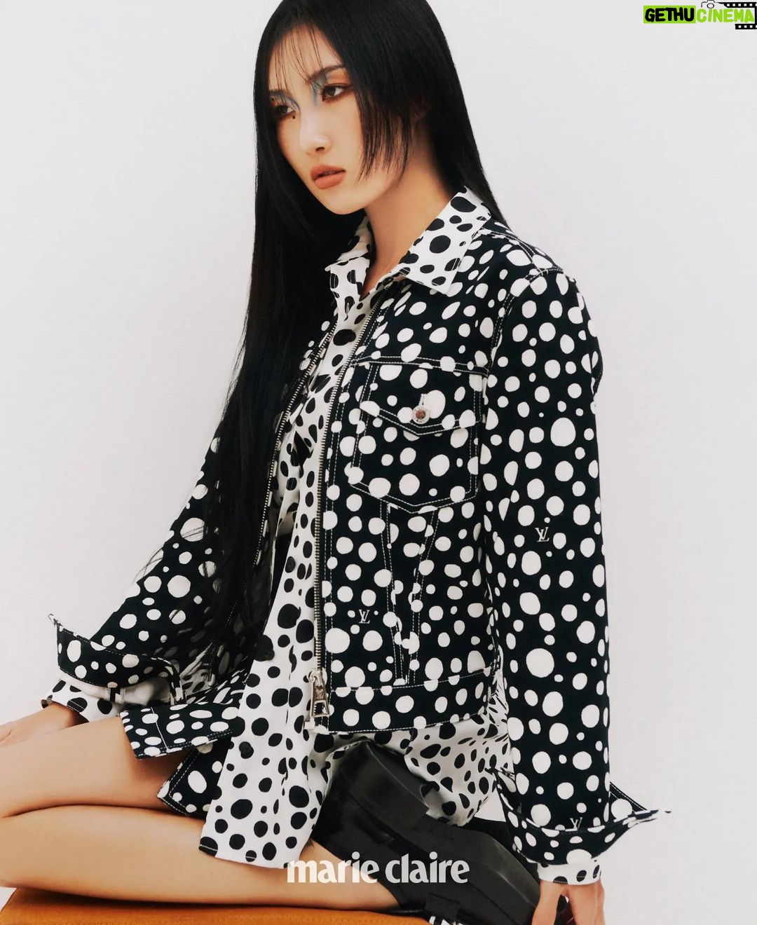 Hwasa Instagram - ๐ต๐ข๐ด๐กโซ๏ธ @louisvuitton @marieclairekorea