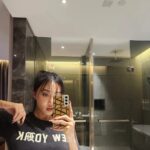 Hwasa Instagram - Take care of yourself 🇲🇾❤️🤟🏼