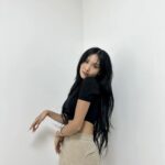 Hwasa Instagram - 오르골룩 😇