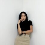 Hwasa Instagram - 오르골룩 😇