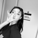 Hwasa Instagram - 💋 🇸🇬 💋