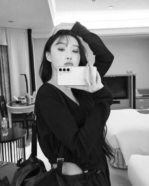 Hwasa Instagram - 🇯🇵🙏💚