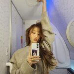 Hwasa Instagram - 🫡💛