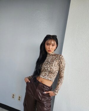 Hwasa Instagram - 무르익은 행복 🌷