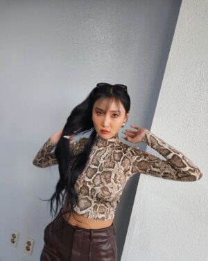 Hwasa Instagram - 무르익은 행복 🌷