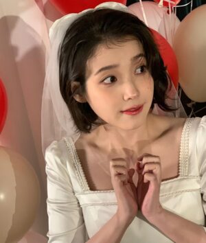 IU Instagram - Love wins all🫶
모두 감사합니다