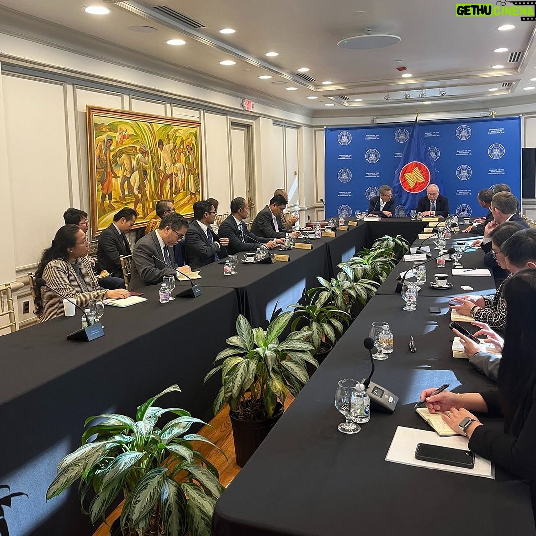 Ian Bremmer Instagram - had the pleasure of meeting with an extremely insightful group of asean ambassadors : ) Washington DC