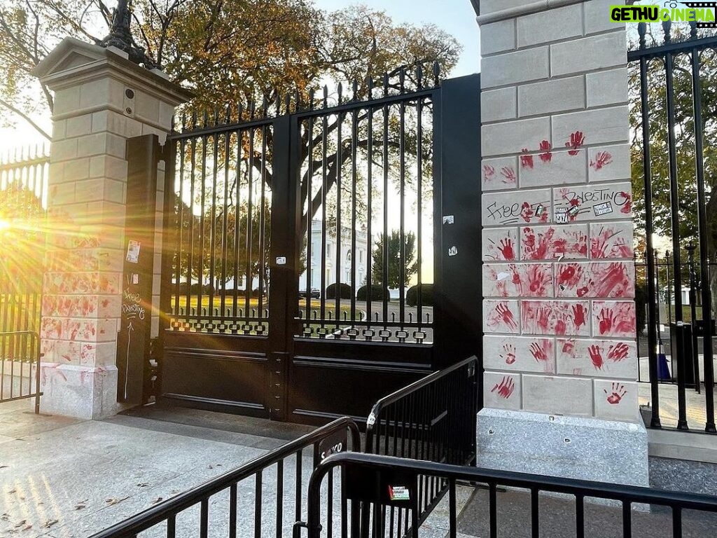Ian Bremmer Instagram - the white house front gates this morning Washington DC