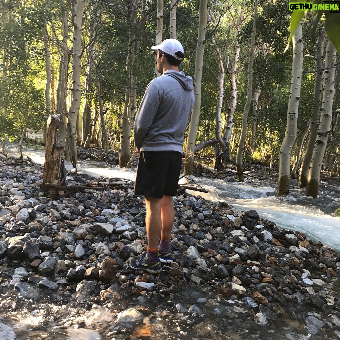 Ian Harding Instagram - Morning run! Or maybe not! #sierranevada #yaywater