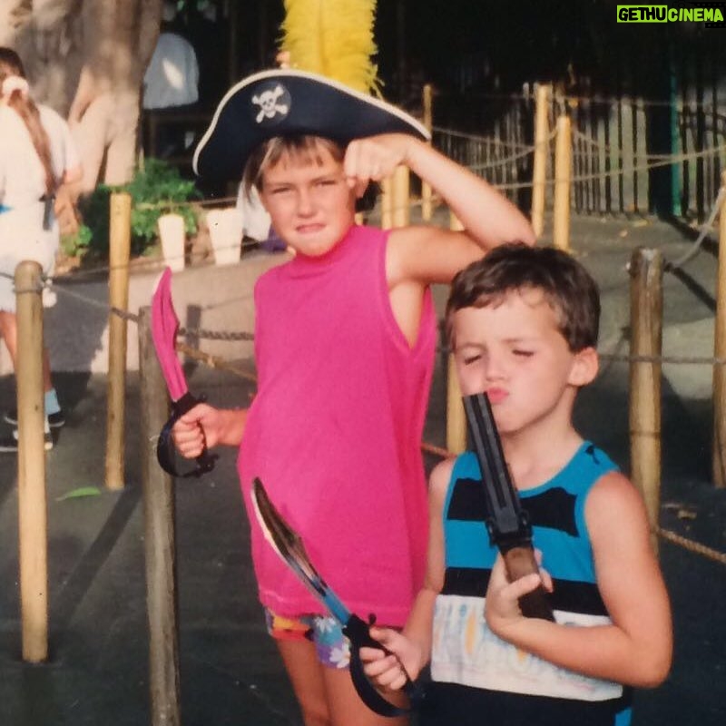 Ian Harding Instagram - Happy Birthday to this classy broad. Yooz the best, and I'm so lucky to have you in my life. Much love sis! #birthday #pirates #90sfashion