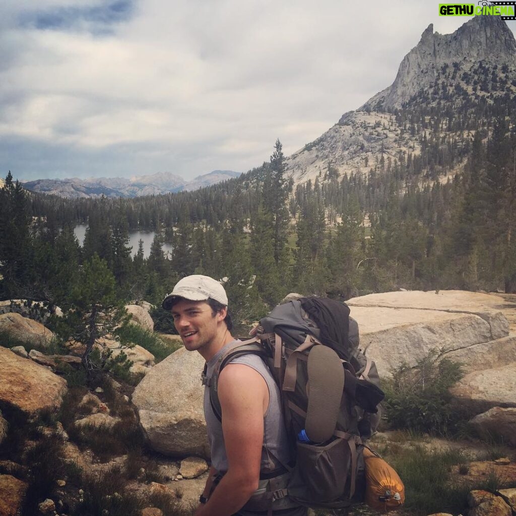 Ian Harding Instagram - Miss this place. Yosemite. #tbt #getoutside #farmerstan #sopale #sunsoutgunsout #notreally
