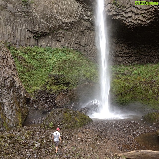 Ian Harding Instagram - Nothing like Mother Nature to make you humble. Latourell Falls along the Columbia river gorge. That speck in the lower left is yours truly.