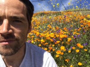 Ian Harding Instagram - Best way to get over a cold: massive amounts of pollen. #superbloom #antelopevalley #poppy #icantstopsneezing