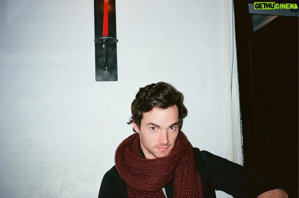Ian Harding Instagram - So much scarf. #winteriscoming #justkiddingitslosangeles