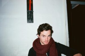 Ian Harding Instagram - So much scarf. #winteriscoming  #justkiddingitslosangeles
