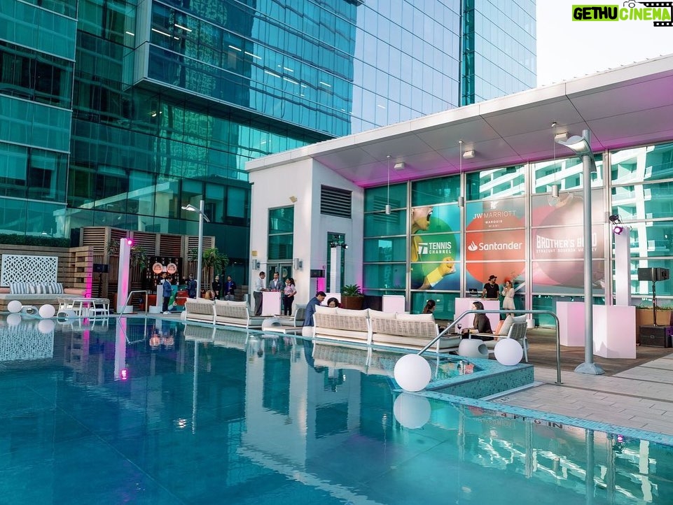 Ian Somerhalder Instagram - An amazing time in Miami with @tennischannel, @santanderbankus, @jwmarriottmarquismiami & @brothersbondbourbon !!! JW Marriott Marquis® Miami