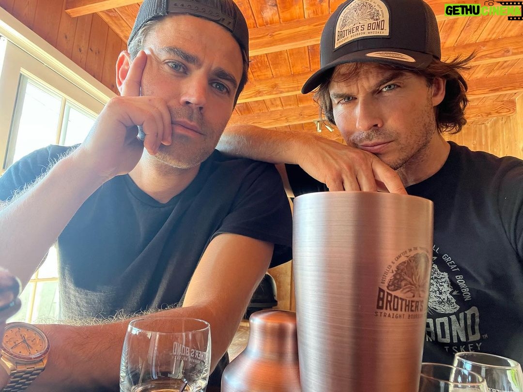 Ian Somerhalder - 1.1 Million Likes - Work’n hard with this dude… Happy Sunday lovely people. How will you mend the most of it? 🥃👊
@brothersbondbourbon #timetobond